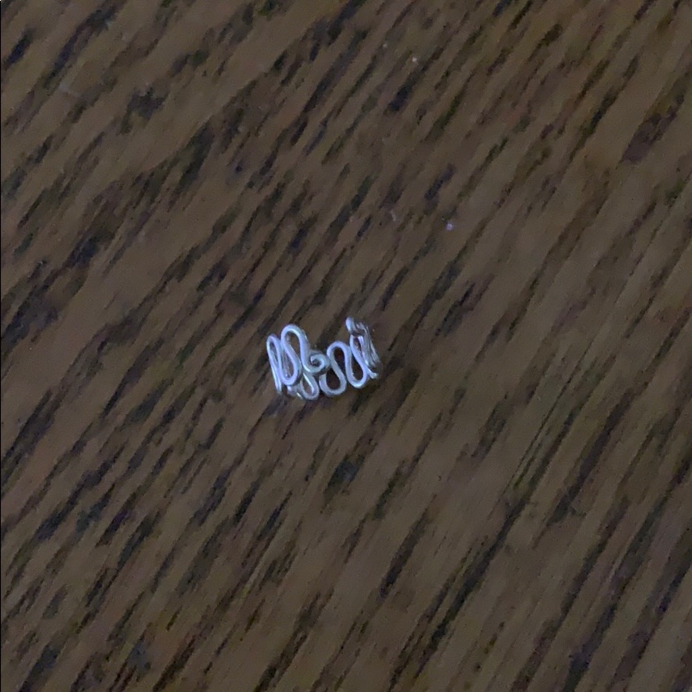 Ear cuff